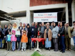 ANTALYA'DA EŞEKLİ AVM EYLEMİ !!!