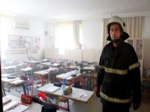 İLKOKULDA YANGIN